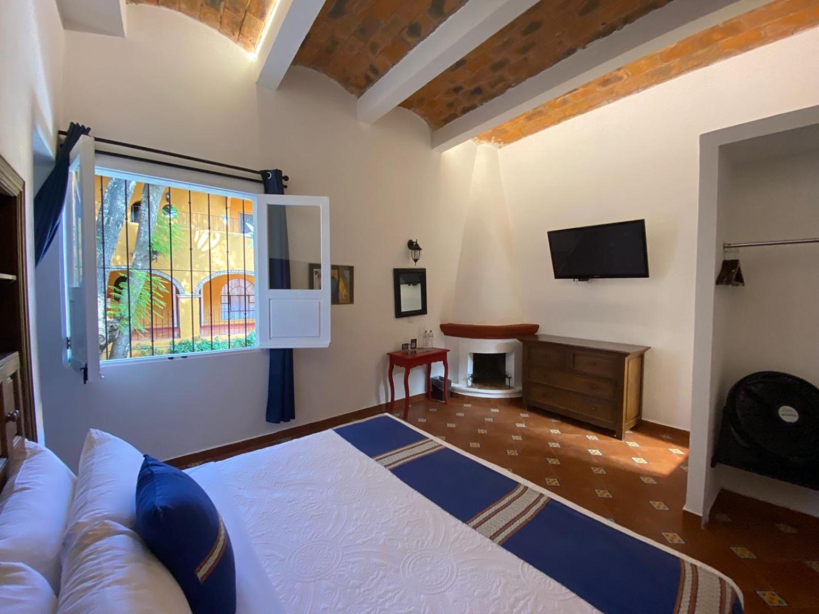 Hotel Hacienda Monteverde Альенде Номер фото