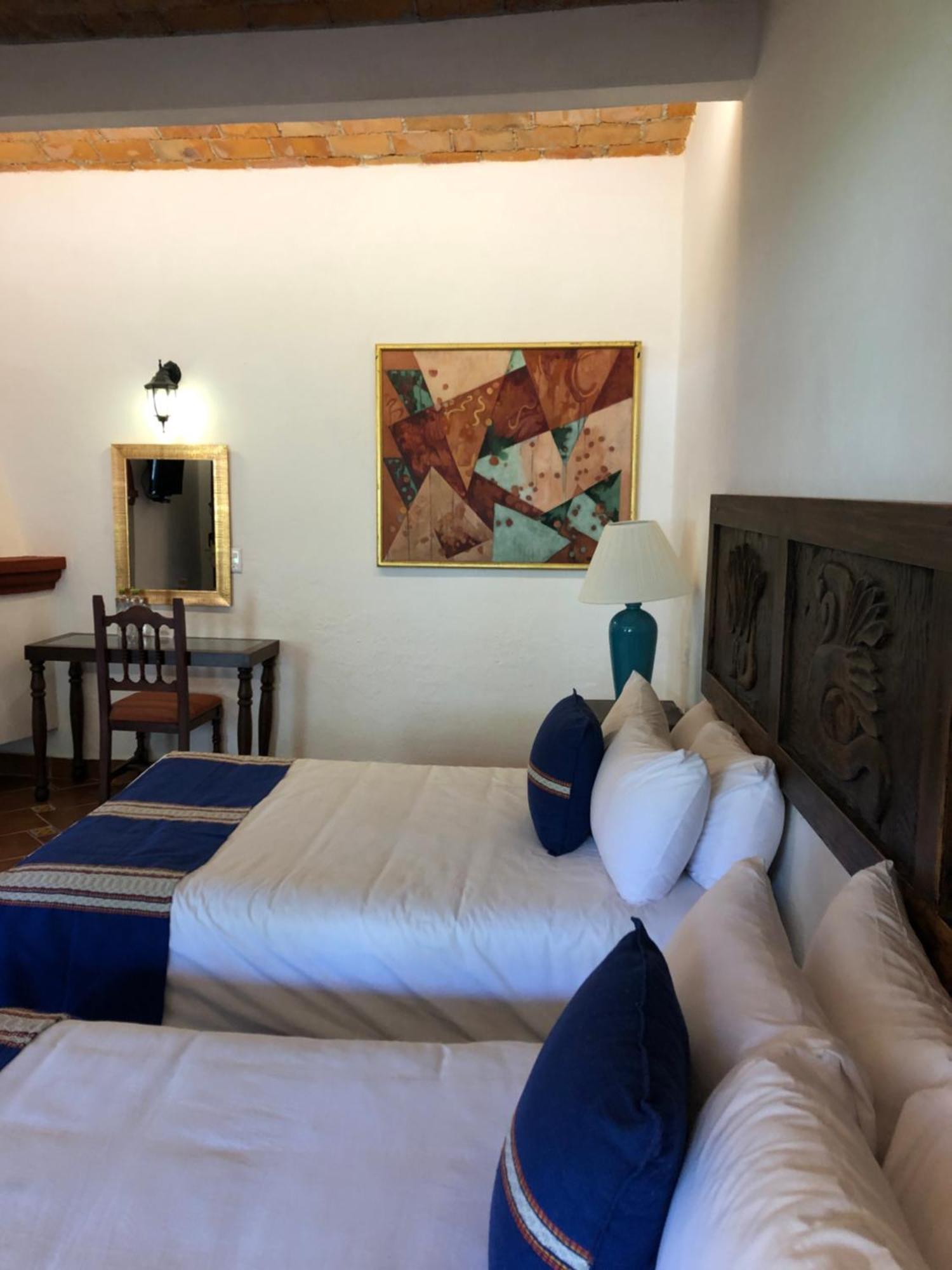 Hotel Hacienda Monteverde Альенде Номер фото