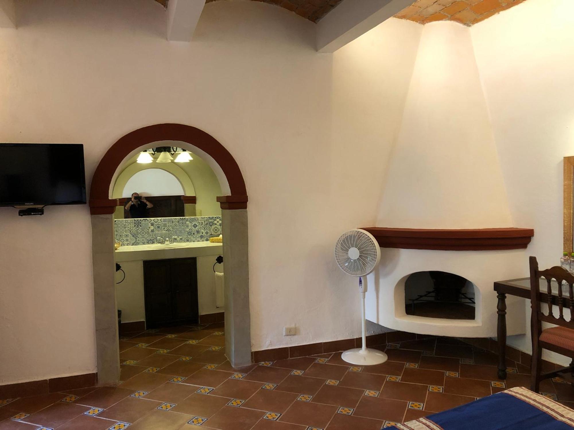 Hotel Hacienda Monteverde Альенде Номер фото
